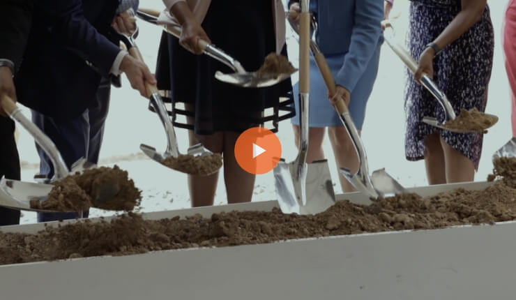 Screenshot of a video showing people inaugurating a construction site.